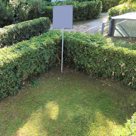 In A With Balcony アパート ビビオーネ