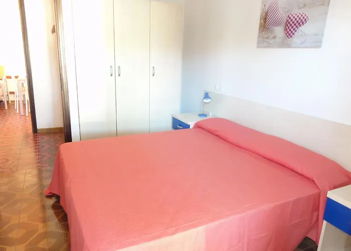 In A With Balcony 아파트